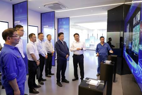 打造向上向前第一象限生力軍 錘煉甘于做人做事作難、受苦受累受屈的企業(yè)家隊伍——河南投資集團黨委書記、董事長劉新勇蒞臨安彩高科開展主題教育調研