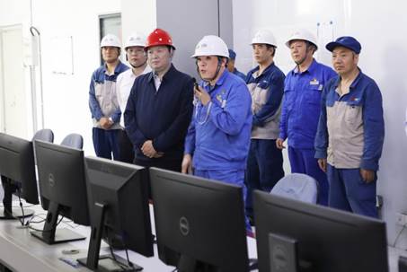 打造向上向前第一象限生力軍 錘煉甘于做人做事作難、受苦受累受屈的企業(yè)家隊伍——河南投資集團黨委書記、董事長劉新勇蒞臨安彩高科開展主題教育調研